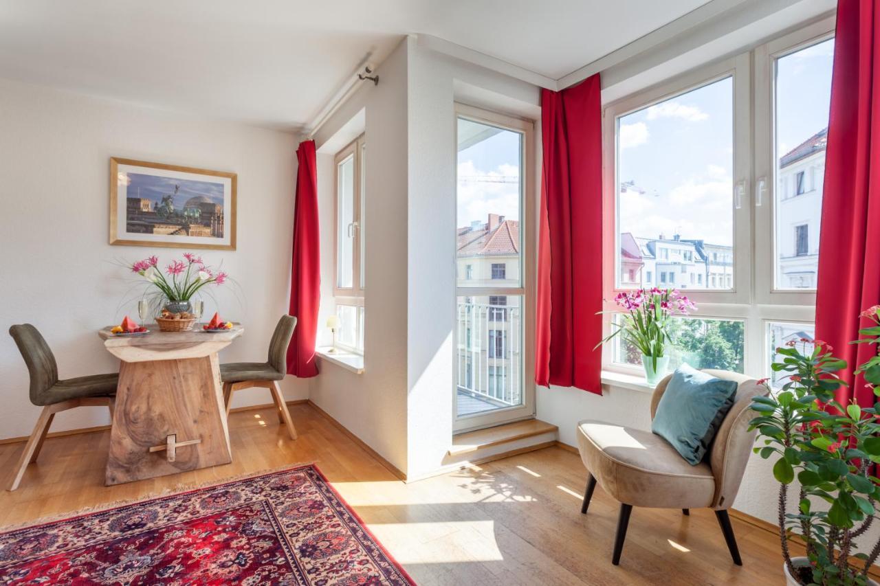 Schoenes Studio In Downtown Mitte Mit Balkon Apartment Берлин Екстериор снимка